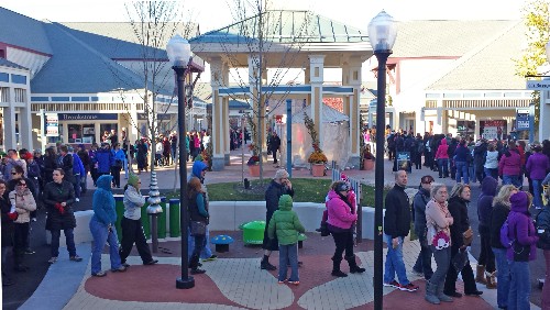 Settlers Green in North Conway celebrates 15 years of 'Bring A Friend Shopping.'